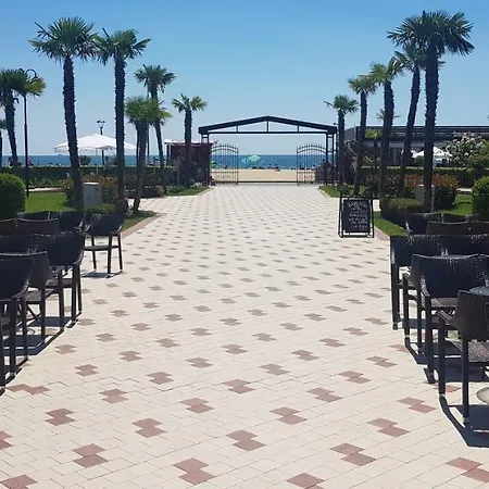 Private In The Best - Family - Beachfront Apartmán