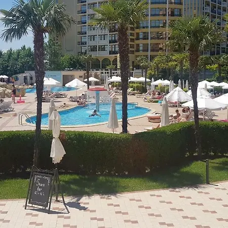 Private In The Best - Family - Beachfront * Слънчев бряг